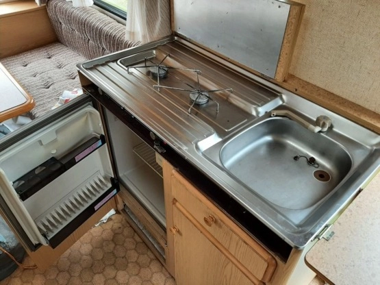                         Przyczepa kempingowa Knaus Sudwind 395 - zdjęcie 5
                        