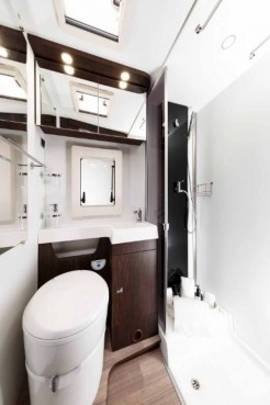                         Nowy Kamper Benimar Tessoro PÓŁ-INTEGRA 2022, dealer MOBILCAMP - zdjęcie 5
                        