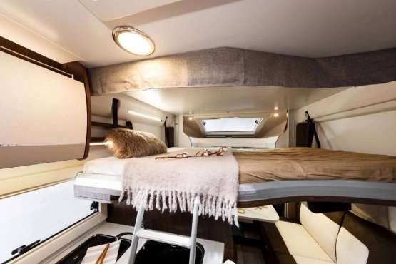                         Nowy Kamper Benimar Tessoro PÓŁ-INTEGRA 2022, dealer MOBILCAMP - zdjęcie 7
                        