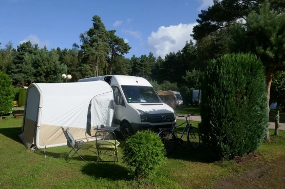                         Sprzedam WV Crafter  160 KM kempingowy - zdjęcie 3
                        