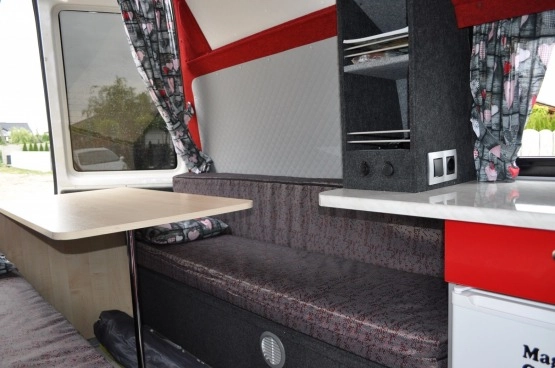                         BUS KAMPER VW Transporter T4 Long, wysoki 2,5tDi, 1997 profesjonalna zabudowa - zdjęcie 11
                        