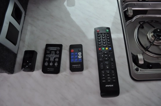                         BUS KAMPER VW Transporter T4 Long, wysoki 2,5tDi, 1997 profesjonalna zabudowa - zdjęcie 15
                        