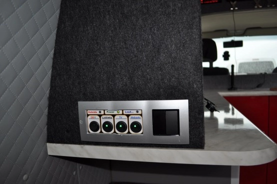                         BUS KAMPER VW Transporter T4 Long, wysoki 2,5tDi, 1997 profesjonalna zabudowa - zdjęcie 20
                        