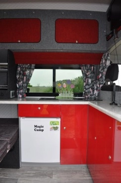                         BUS KAMPER VW Transporter T4 Long, wysoki 2,5tDi, 1997 profesjonalna zabudowa - zdjęcie 14
                        