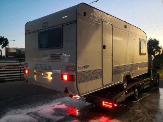                         Adria unica 502 rok 2000 na działkę Kemping Przyczepa kempingowa - zdjęcie 3
                        
