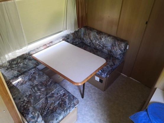                         Adria unica 502 rok 2000 na działkę Kemping Przyczepa kempingowa - zdjęcie 6
                        