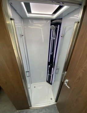                         Frankia F-Line I8900 QD/B Luxury - zdjęcie 9
                        