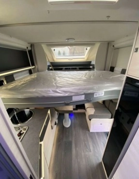                         Ford Challenger 328 Graphite Premium - zdjęcie 13
                        