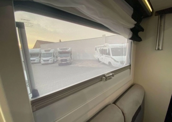                         Ford Challenger 328 Graphite Premium - zdjęcie 4
                        