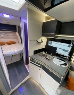                         Ford Challenger 328 Graphite Premium - zdjęcie 5
                        