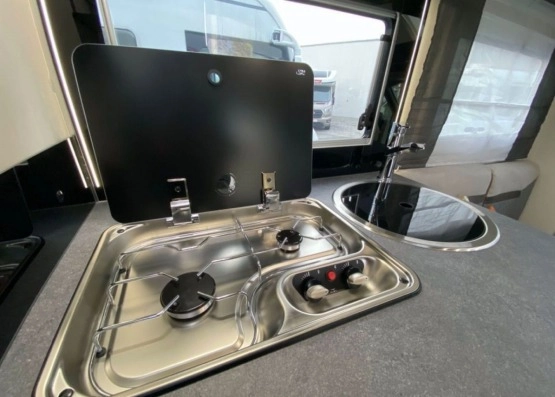                         Ford Challenger 328 Graphite Premium - zdjęcie 8
                        