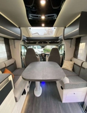                         Ford Challenger 328 Graphite Premium - zdjęcie 9
                        