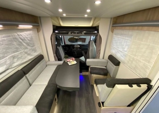                         Ford CHALLENGER 380 Start Edition - zdjęcie 9
                        