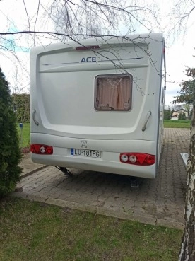                         Przyczepa kempingowa z namiotem i przedsionkiem - zdjęcie 6
                        