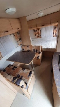                         Przyczepa kempingowa Sterckeman 2001r przedsionek prysznic WC kaseta ! - zdjęcie 2
                        