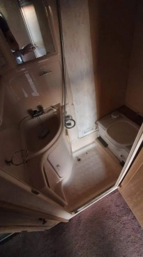                         Przyczepa kempingowa do stacjonarna prysznic WC ciepła woda okazja! - zdjęcie 4
                        