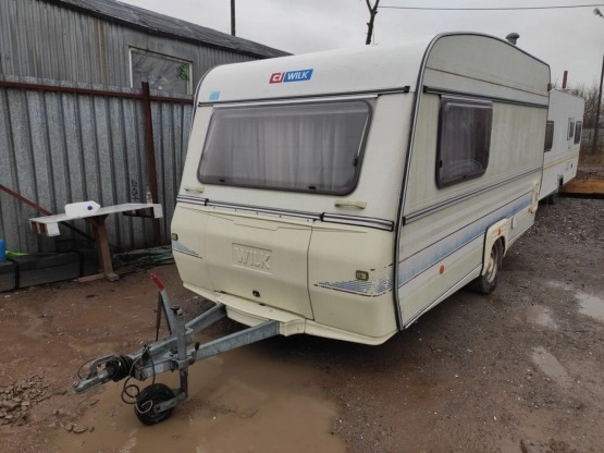                         Wilk 400 przyczepa bardzo zadbana przedsionek WC kaseta okazja !!! - zdjęcie 1
                        