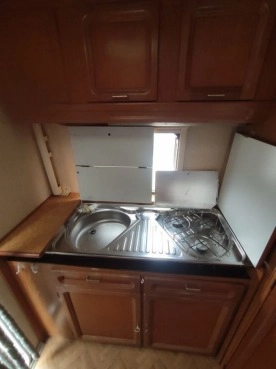                         Wilk 400 przyczepa bardzo zadbana przedsionek WC kaseta okazja !!! - zdjęcie 3
                        