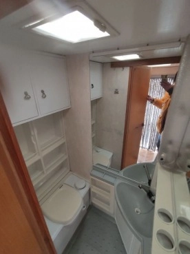                         Wilk 400 przyczepa bardzo zadbana przedsionek WC kaseta okazja !!! - zdjęcie 5
                        