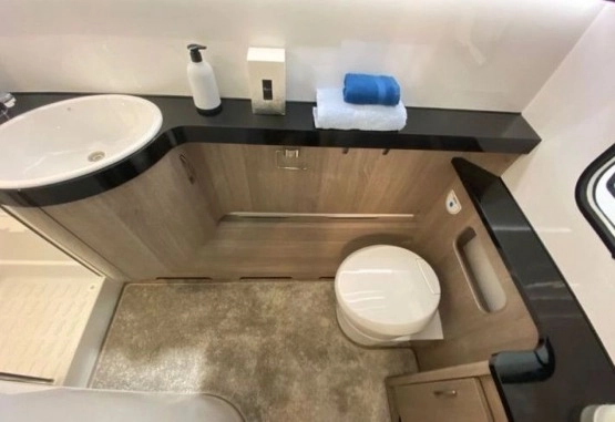                         Nowa przyczepa kempingowa Hobby 660 WFC PRESTIGE
                        