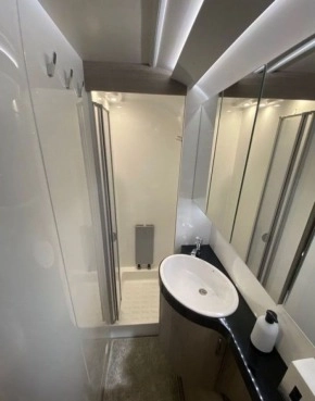                         umywalka - Nowa przyczepa kempingowa Hobby 660 WFC PRESTIGE
                        