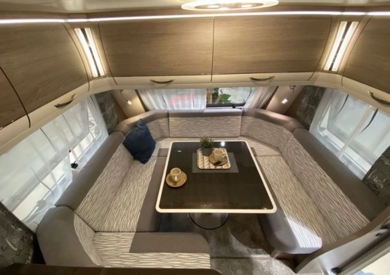                         kanapa - Nowa przyczepa kempingowa Hobby 660 WFC PRESTIGE
                        