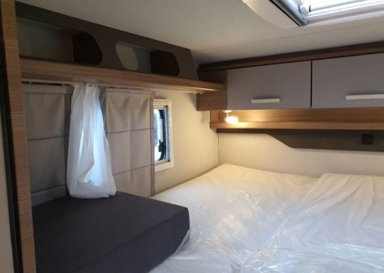                         sypialnia - KNAUS Live I 700 MEG
                        