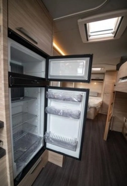                         KNAUS SÜDWIND 750 UDF - zdjęcie 11
                        