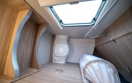                         KNAUS SÜDWIND 750 UDF - zdjęcie 13
                        