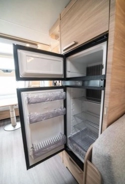                         KNAUS SÜDWIND 750 UDF - zdjęcie 19
                        