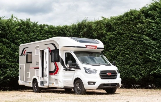                         Ford CHALLENGER 380 Graphite Premium   - zdjęcie 1
                        