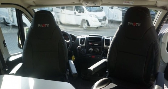                         PILOTE V630 J Premium   - zdjęcie 9
                        