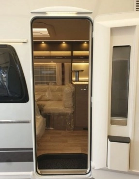                         Dethleffs EXCLUSIV 560 FR - zdjęcie 14
                        