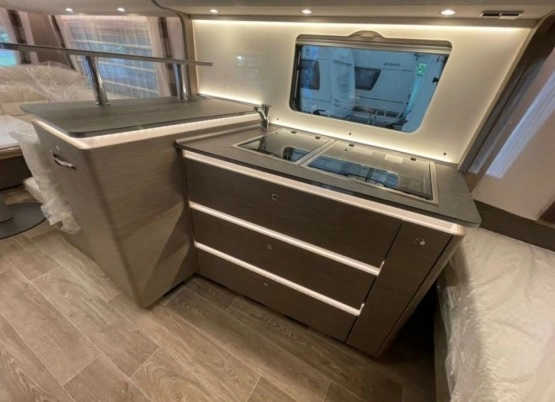                         Dethleffs EXCLUSIV 560 FR - zdjęcie 8
                        