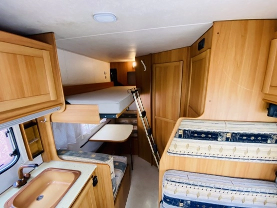                         Sprzedam kampera na bazie Fiat Ducato 1,9 td - zdjęcie 5
                        