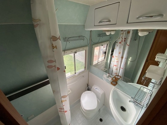                         Sprzedam kampera na bazie Fiat Ducato 1,9 td - zdjęcie 7
                        