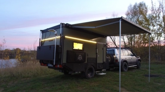                         Przyczepa kempingowa Off Road z podnoszonym dachem - zdjęcie 15
                        