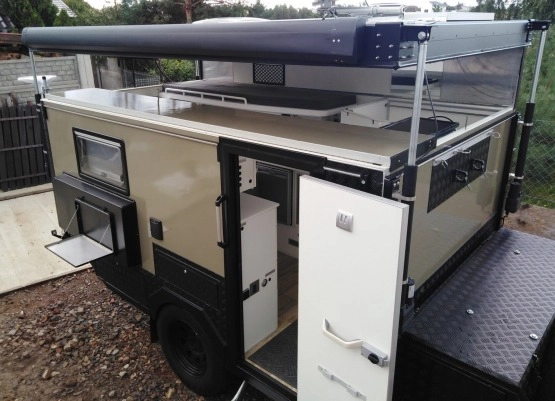                         Przyczepa kempingowa Off Road z podnoszonym dachem - zdjęcie 1
                        