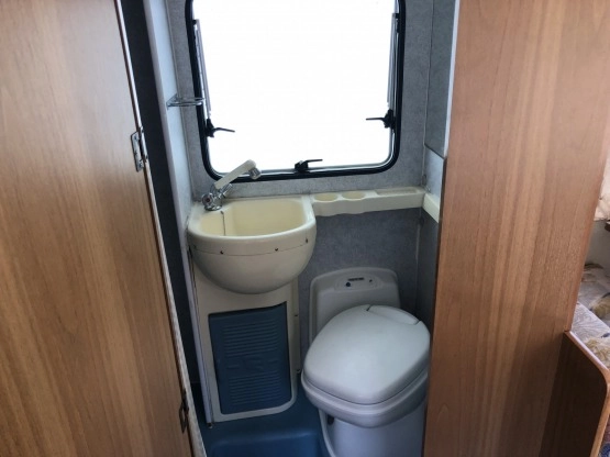                         Ford Transit KAMPER udokumentowany przebieg  - zdjęcie 9
                        