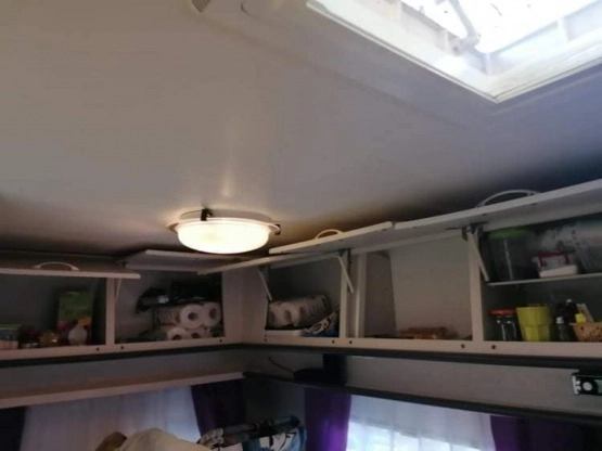                         Przyczepa kempingowa Chateau Chiara 395 - zdjęcie 3
                        