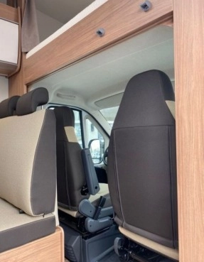                         Nowy kamper Weinsberg Carahome 700 DG - zdjęcie 10
                        