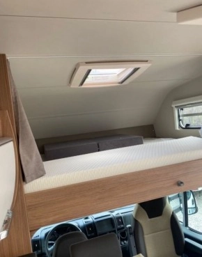                         Nowy kamper Weinsberg Carahome 700 DG - zdjęcie 16
                        