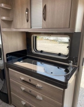                         Nowa przyczepa kempingowa Hobby 495 UL Prestige - zdjęcie 10
                        