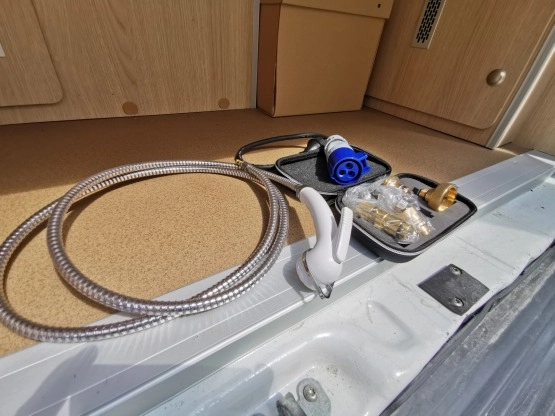                         KamperVan z nową zabudową - zdjęcie 15
                        