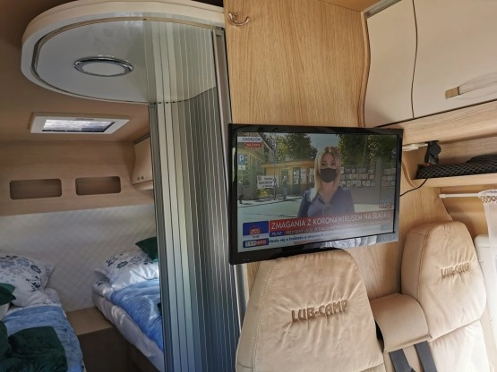                         KamperVan z nową zabudową - zdjęcie 18
                        