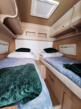                         KamperVan z nową zabudową - zdjęcie 7
                        