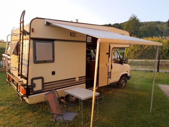                         Fiata Ducato Bürstner 1.9 TD 1992 gotowy do rejestracji - zdjęcie 1
                        