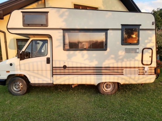                         Fiata Ducato Bürstner 1.9 TD 1992 gotowy do rejestracji - zdjęcie 2
                        