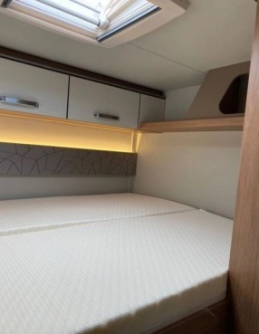                         Nowy kamper Weinsberg Carahome 700 DG - zdjęcie 10
                        