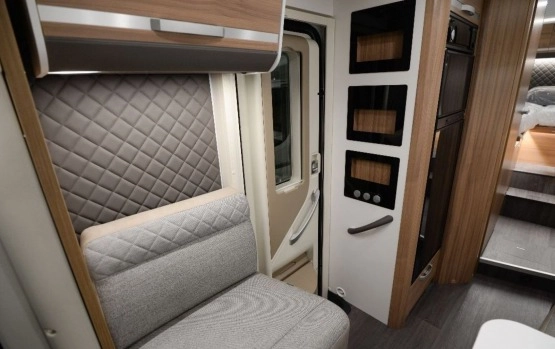                         Nowy kamper Adria Matrix Axess 670 SL - zdjęcie 12
                        